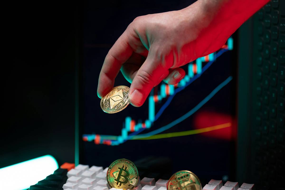 woman checking gold purity before deciding how to sell gold in paytm