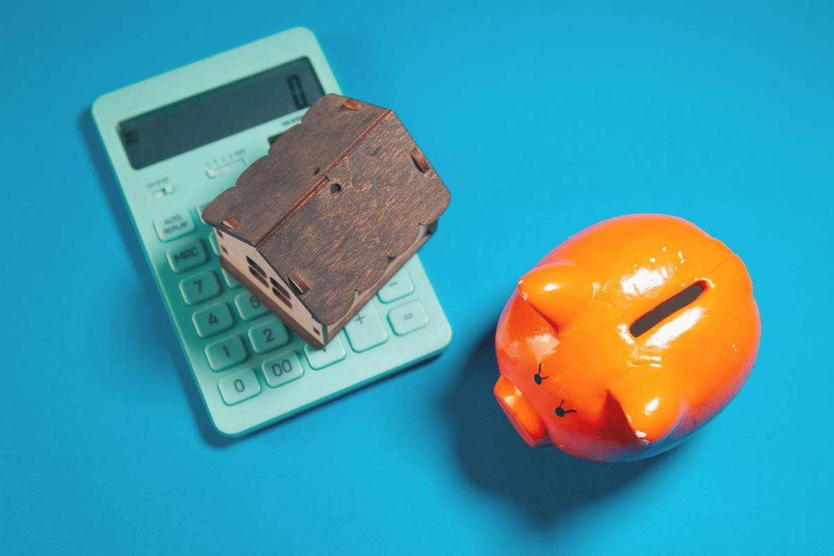 investing in gold for dummies step-by-step guide showing gold testing tools and scale